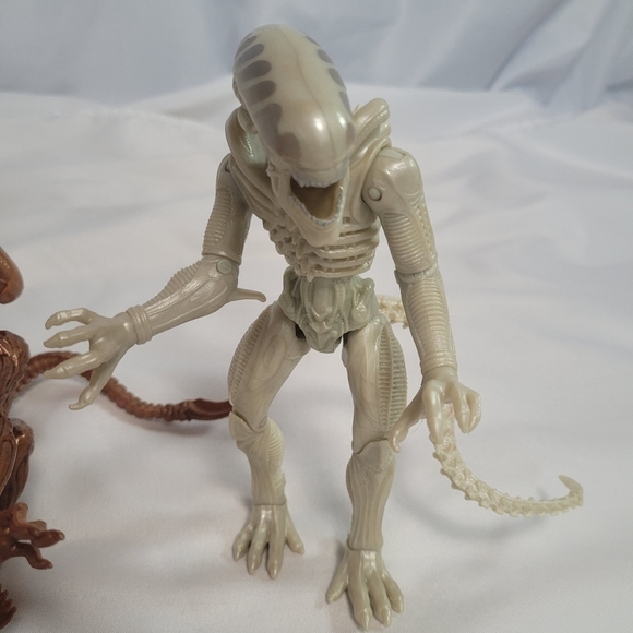 Aliens Xenomorph 7" Drone Xeno Fully Poseable Figure Lot - Picture 4 of 11